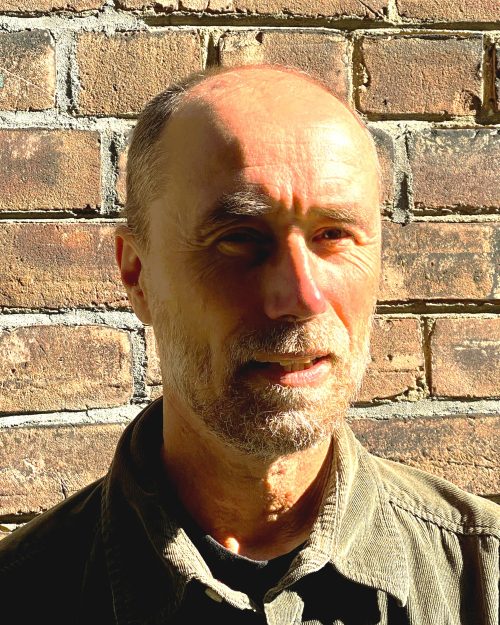 “Computers and cellphones have ruined fiction and movies”: Alexis Stefanovich-Thomson on historical Toronto, James Earl Ray, and his new novel